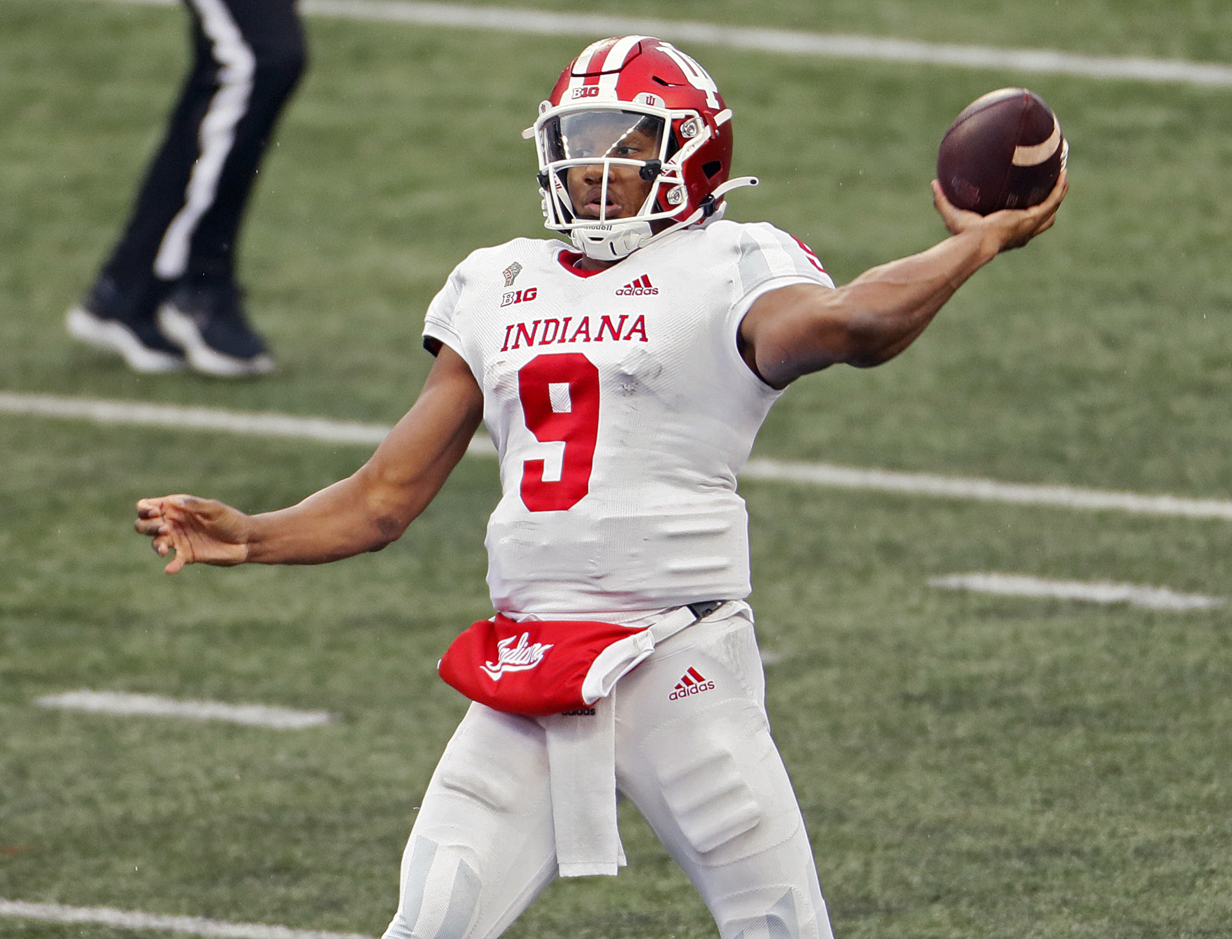 College Football's 20 best quarterbacks of 2021