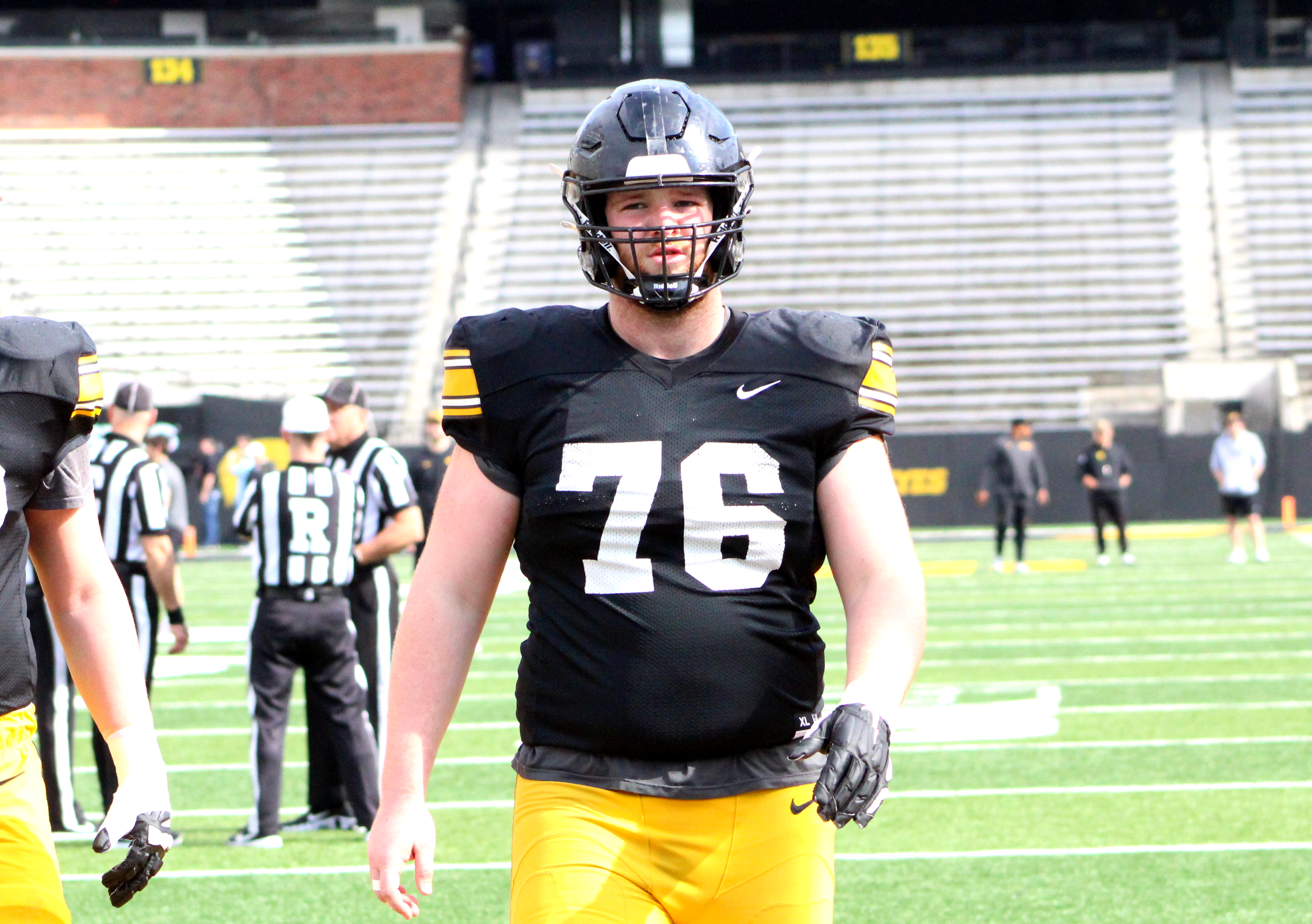 Iowa Football: Tyler Linderbaum rated as top-5 interior blocker