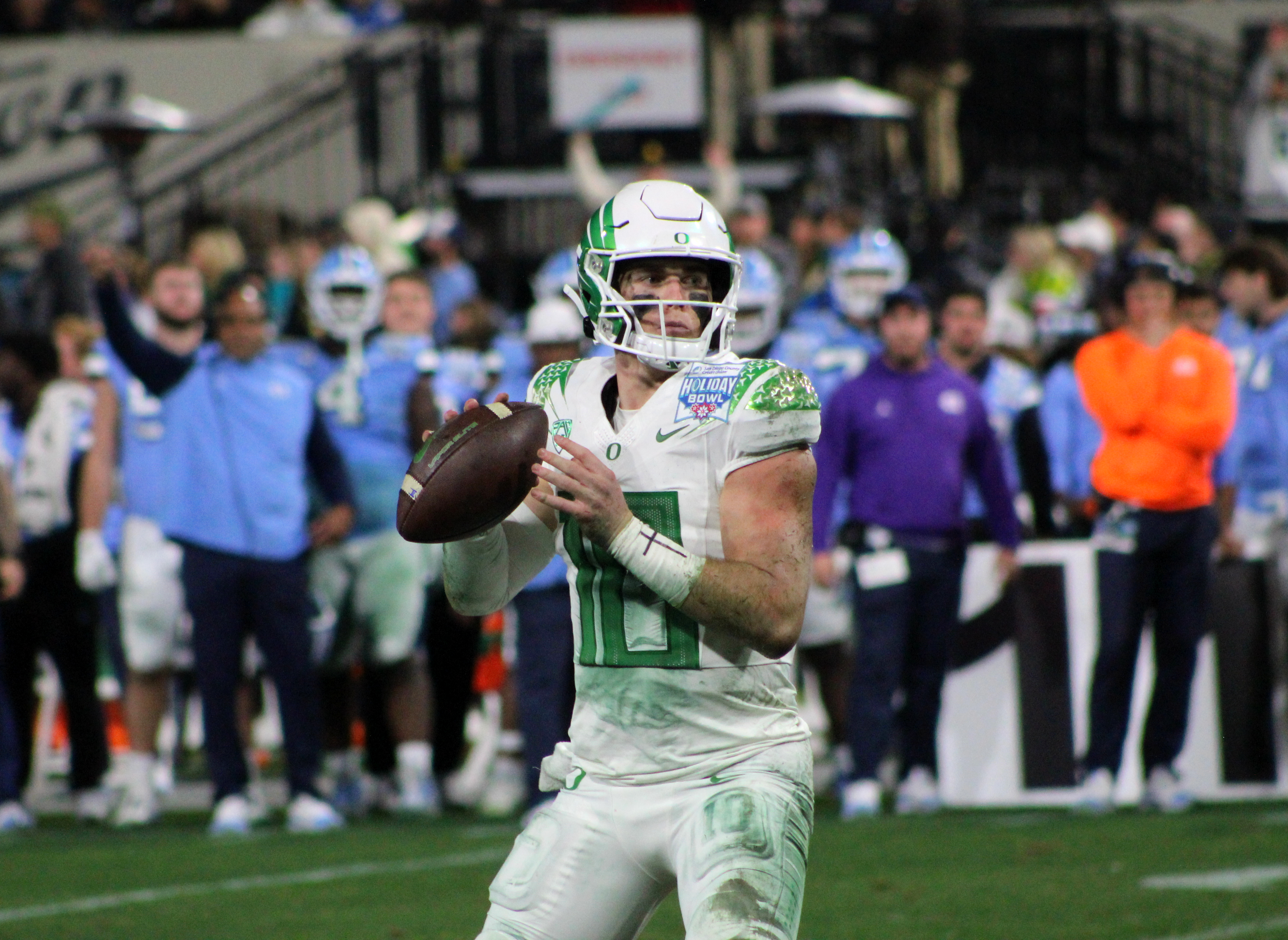 Teammates not letting Bo Nix hang his head after 3-pick game