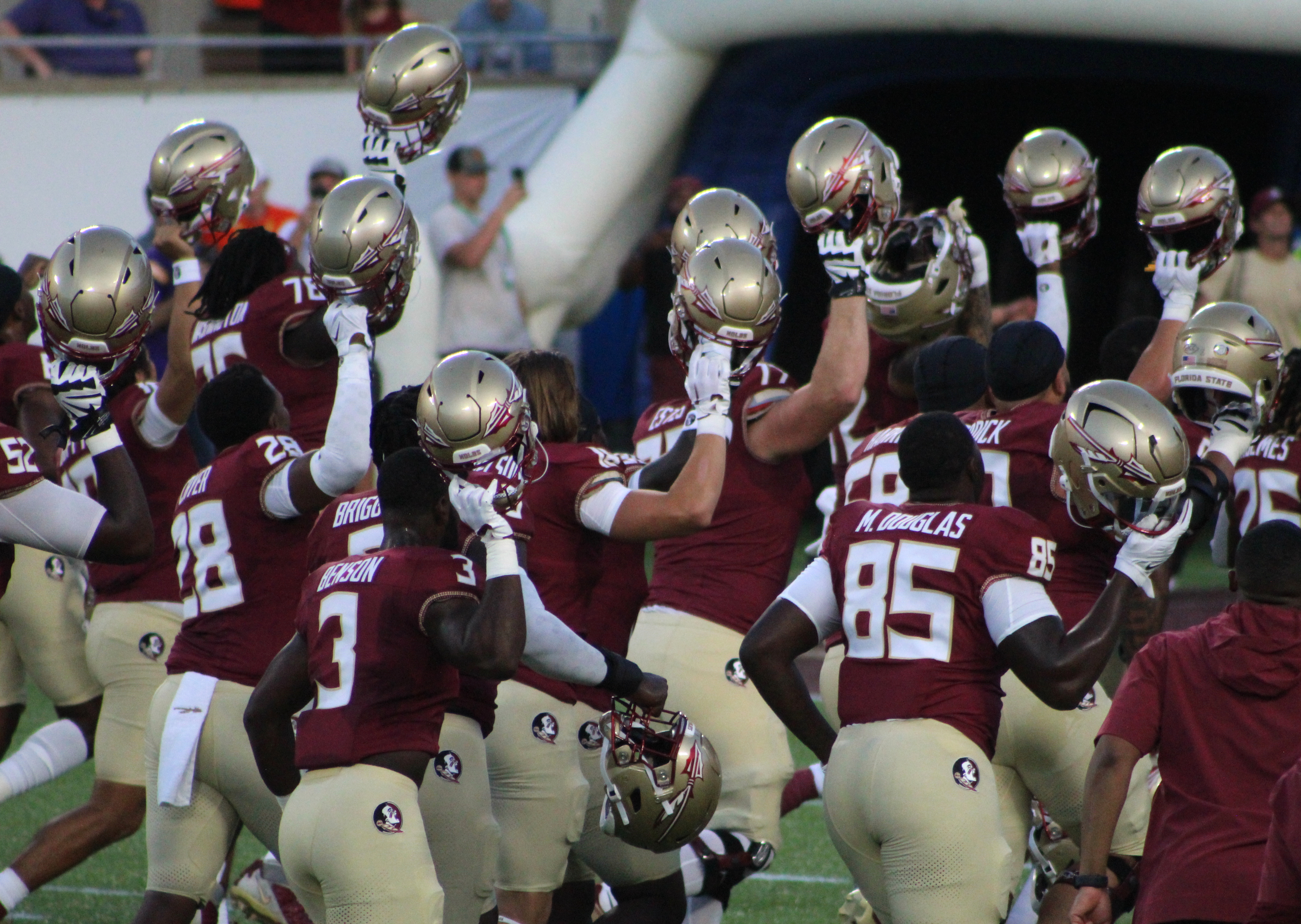 Jordan Travis' debut at Florida State a family affair