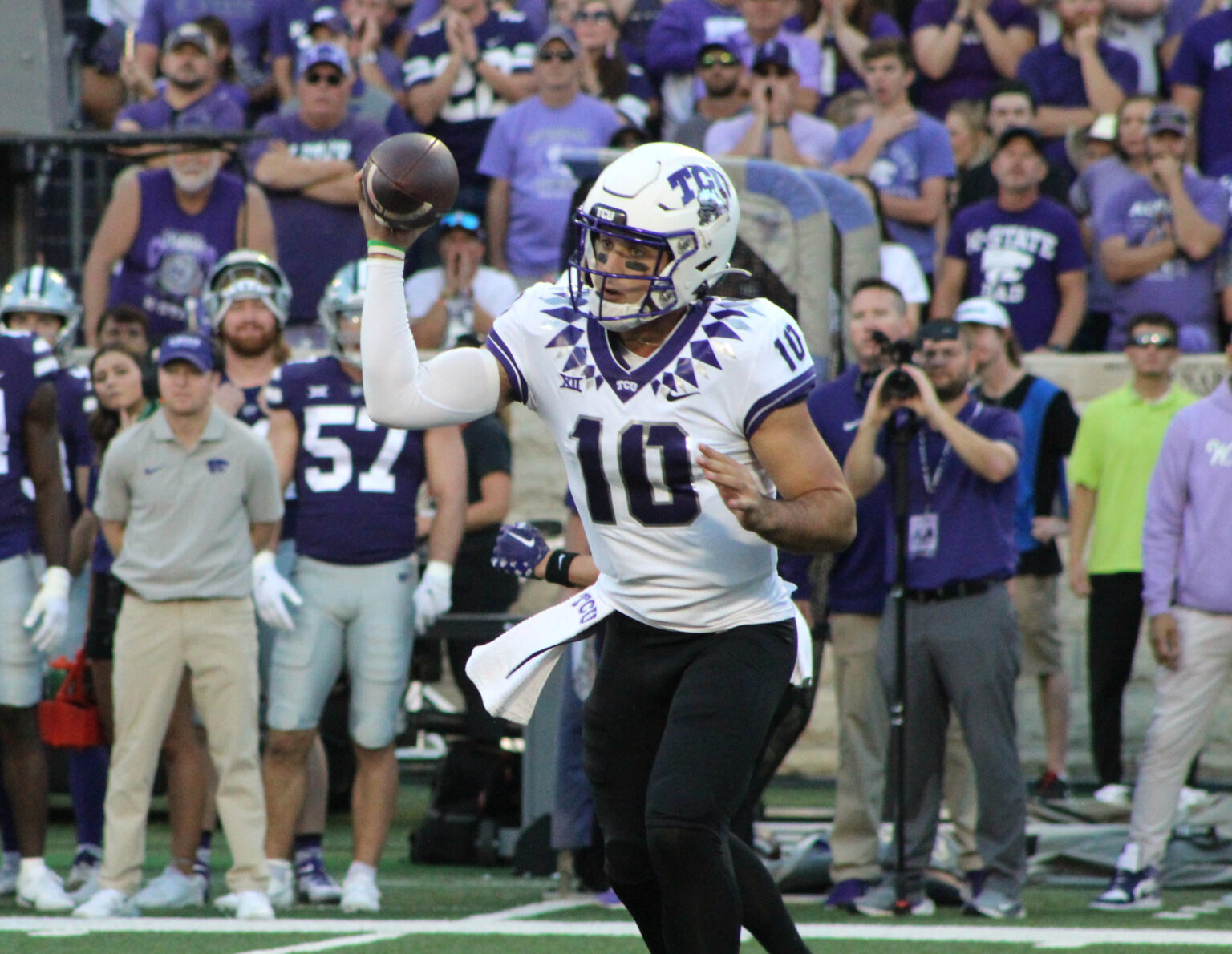 Josh Hoover focusing on bringing TCU back among Big 12's elite Stay