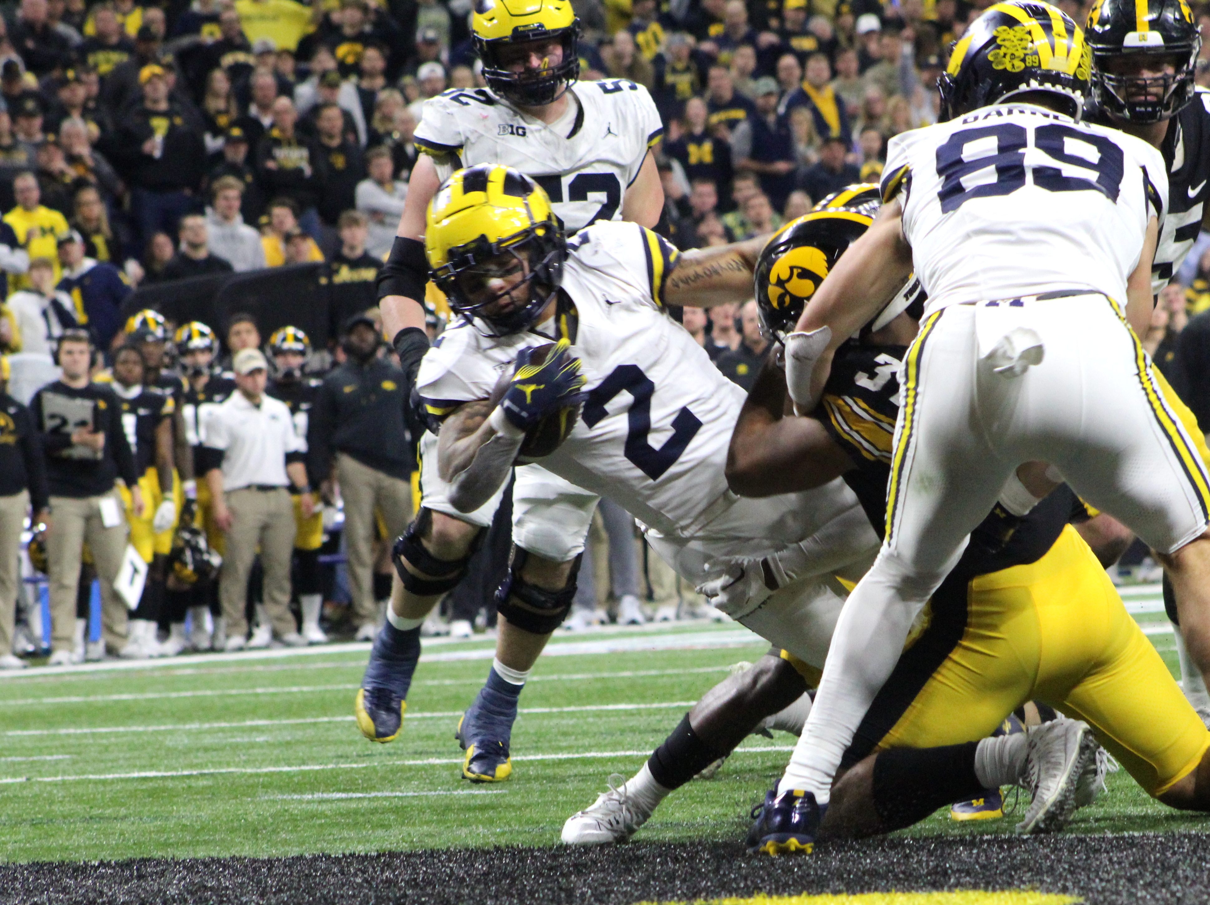 Blake Corum sets school record and leads Michigan to Big Ten Title